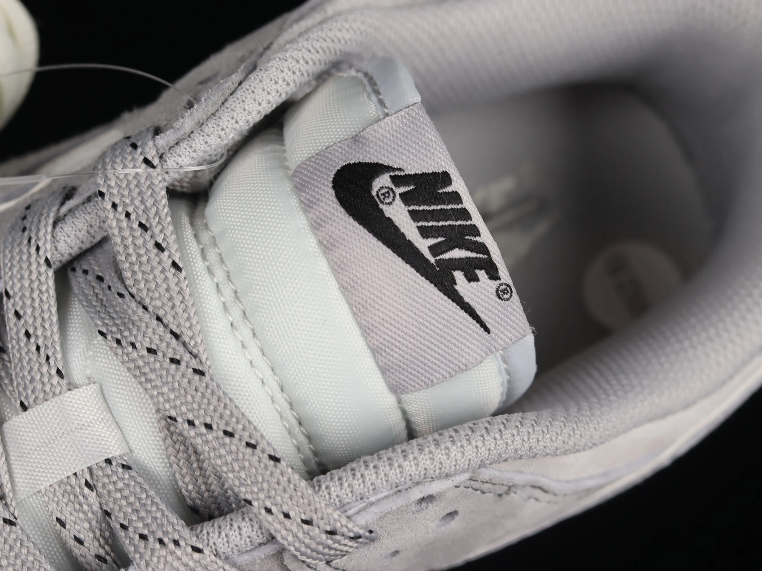 All Categories Nk SB Dunk Series Nk SB Dunk Low Low-top sneakers Otomo Katsuhiro x Nk SB Dunk Low "Steamboy OST" Creative customization collaboration Otomo Katsuhiro joint SB low-top sports casual sneakers DA5563-011